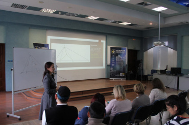 Преподаватели СУНЦ НГУ поделились опытом с учителями базовых школ РАН