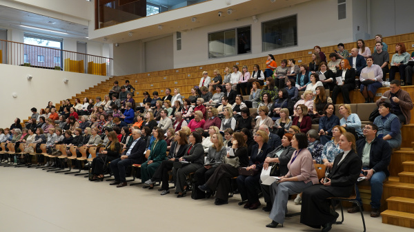 В СУНЦ НГУ состоялась стратегическая сессия для школ-кандидатов в проект «Сириуса»