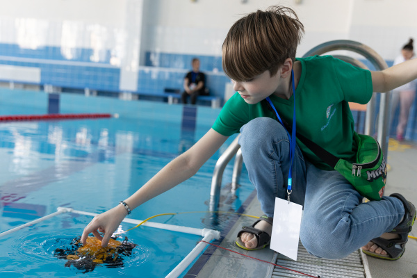 Подводная робототехника вошла в программу Школьного технического форума НГУ