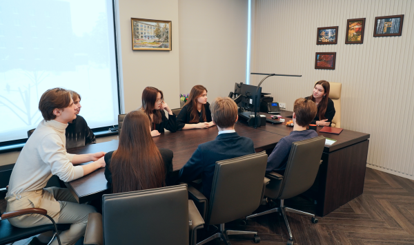 В СУНЦ НГУ прошел традиционный День самоуправления