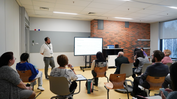 Сотрудники СУНЦ НГУ поделились профессиональным опытом в рамках Всероссийской конференции