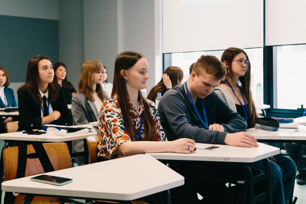 Ученики СУНЦ НГУ заняли призовые места на Международной научной студенческой конференции