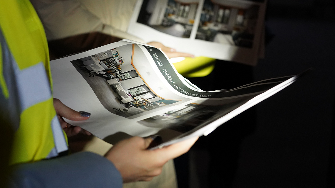 Сотрудники СУНЦ НГУ посетили стройплощадку нового общежития школы