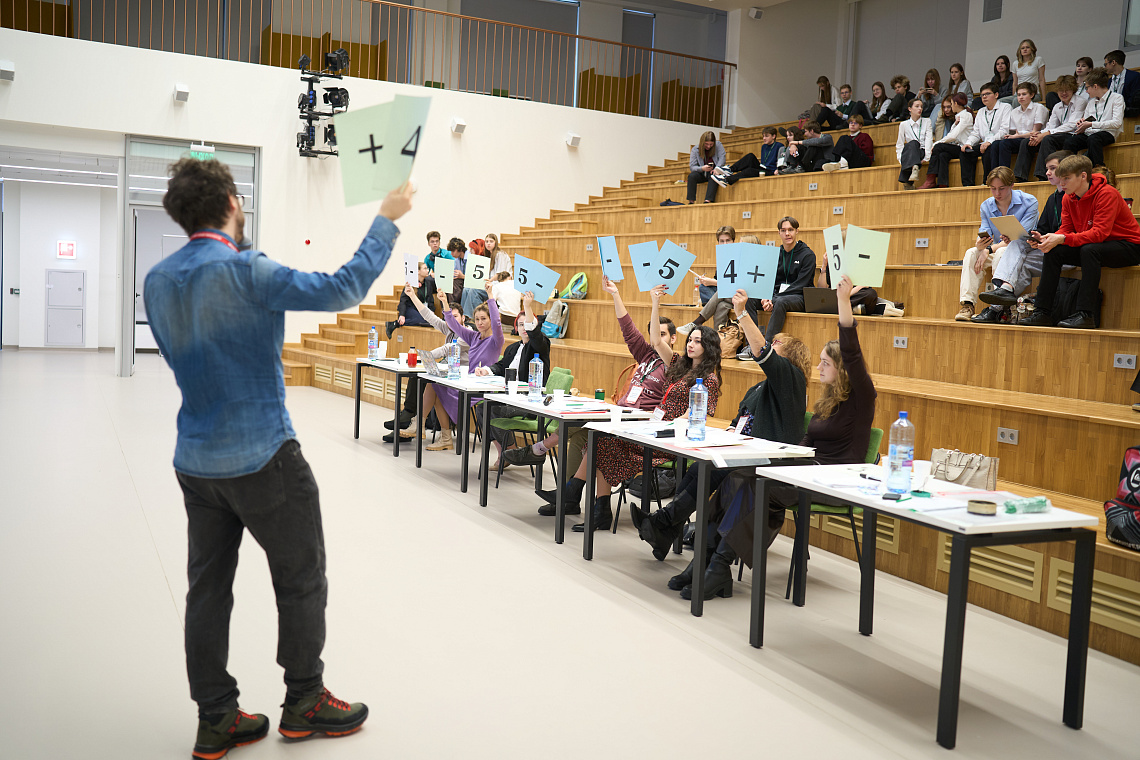 В СУНЦ НГУ прошел XVI Турнир юных биологов