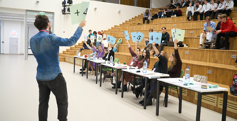 В СУНЦ НГУ прошел XVI Турнир юных биологов