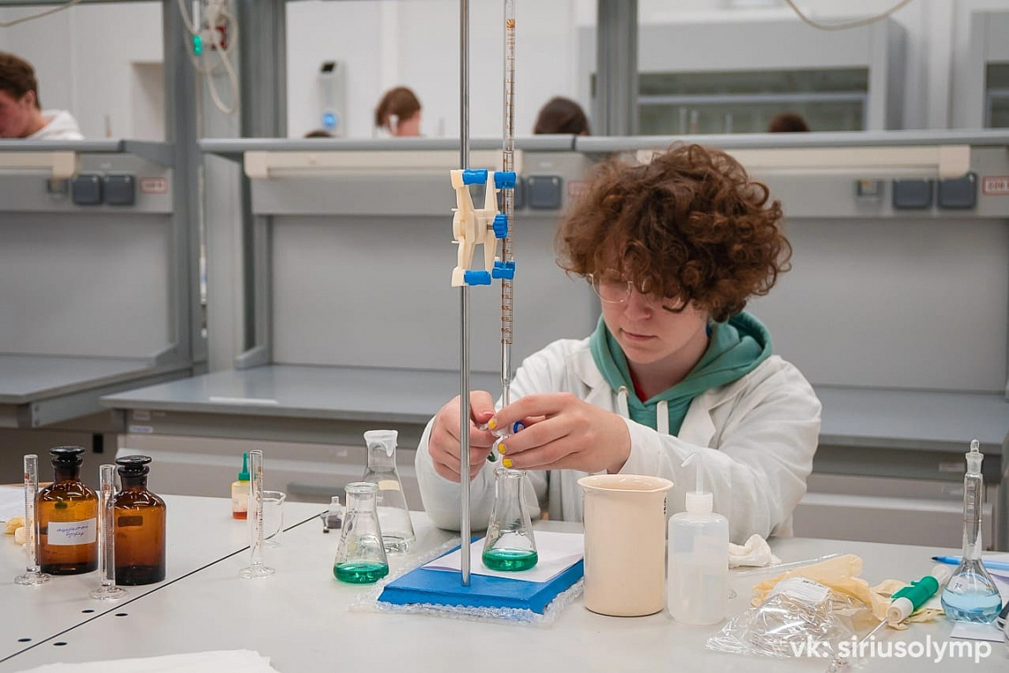 «Мечтаю стать ученым»: ученик ФМШ – призер Всероссийской олимпиады по химии