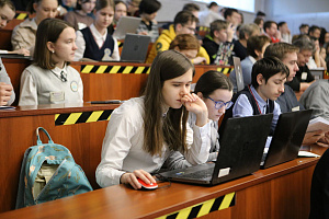 Сибирский турнир юных физиков стартовал в НГУ