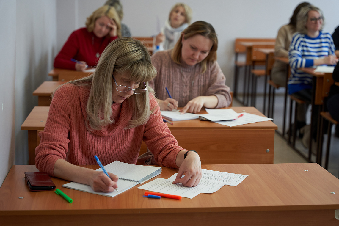 Преподаватели СУНЦ НГУ поделились опытом с коллегами из российских школ