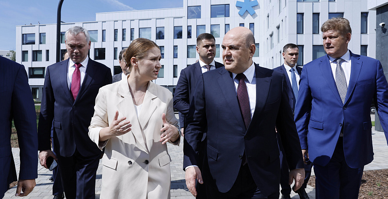 Председатель Правительства РФ посетил новые здания СУНЦ НГУ