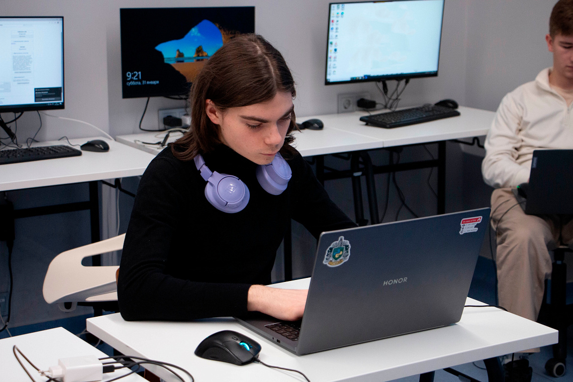 Дистанционные собеседования в Летнюю школу СУНЦ НГУ