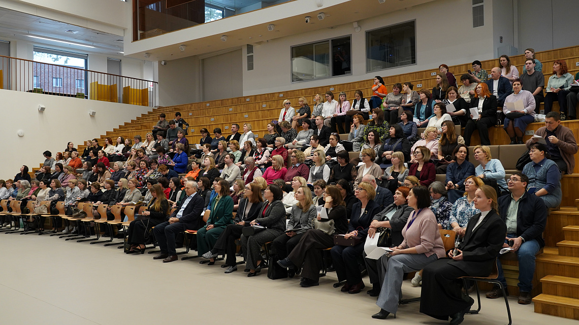 В СУНЦ НГУ состоялась стратегическая сессия для школ-кандидатов в проект «Сириуса»